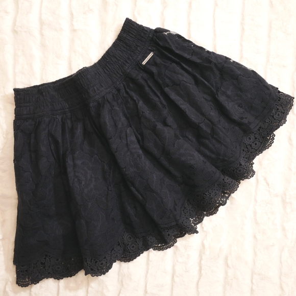 ⭐️ 3/$15 ⭐️ Abercrombie & Fitch Lace Skirt - Picture 1 of 7